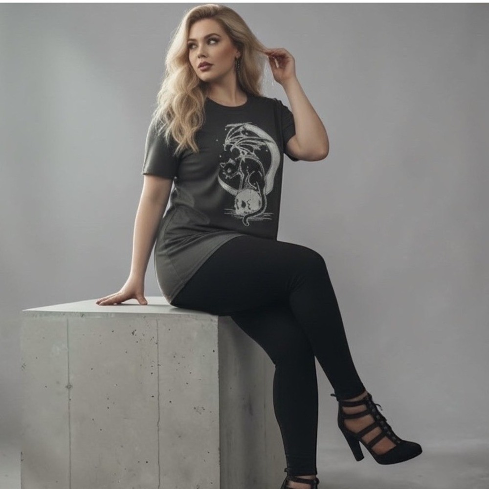 TORRID Nightfall Skull Cat Graphic Oversized Heritage Tee NWT Size 1X - Picture 8 of 11